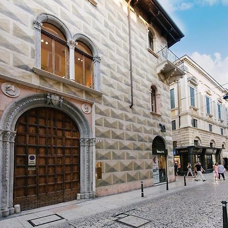 Palazzo Confalonieri Da Lisca Verona Luaran gambar