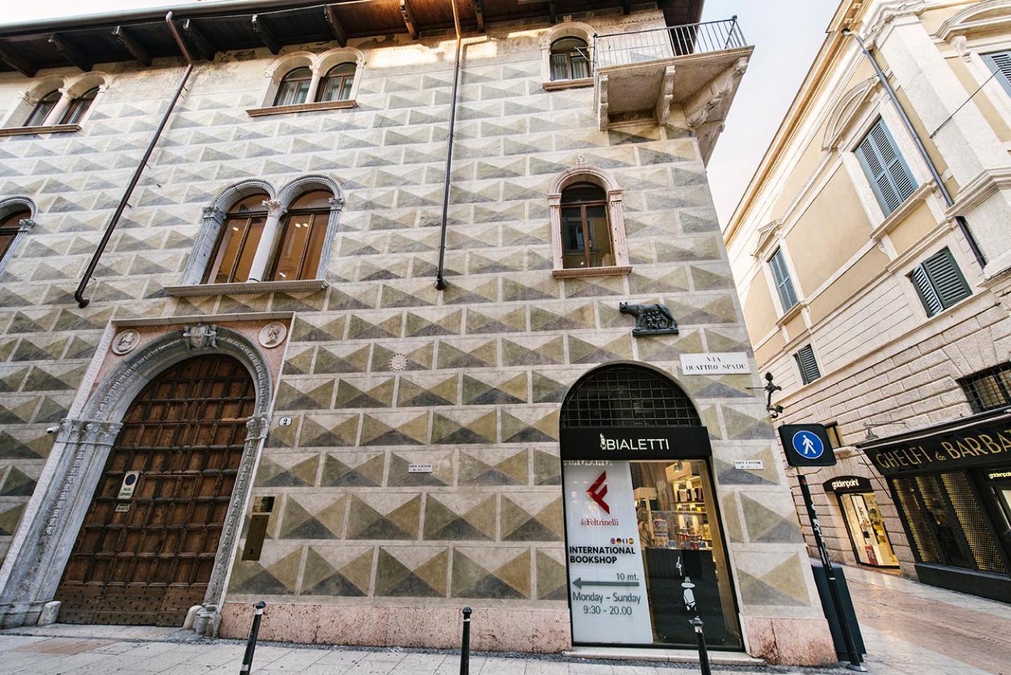Palazzo Confalonieri Da Lisca Verona Luaran gambar