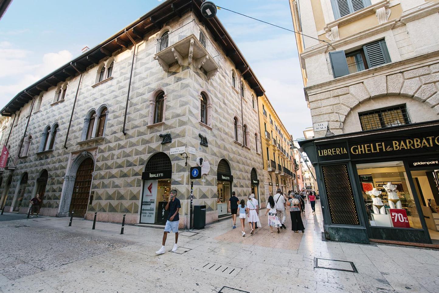Palazzo Confalonieri Da Lisca Verona Luaran gambar